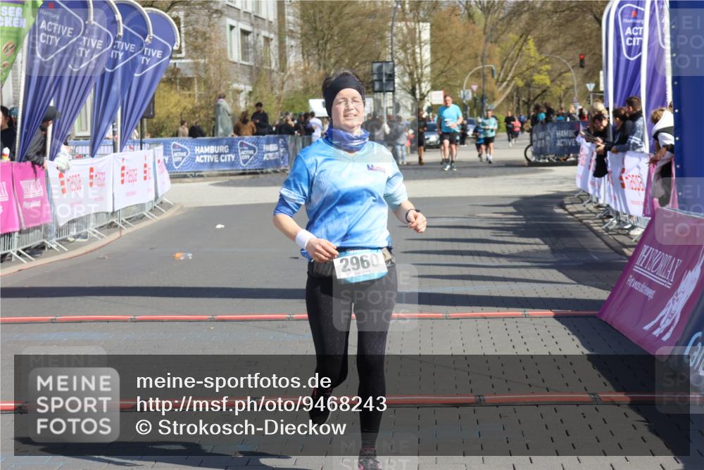 12.04.2026 - 45. Internationalen Wilhelmsburger Insellauf Strokosch-Dieckow http://msf.ph/oto/9468243 12.04.2026 11:19:27 Ziel 2960 meine-sportfotos.de