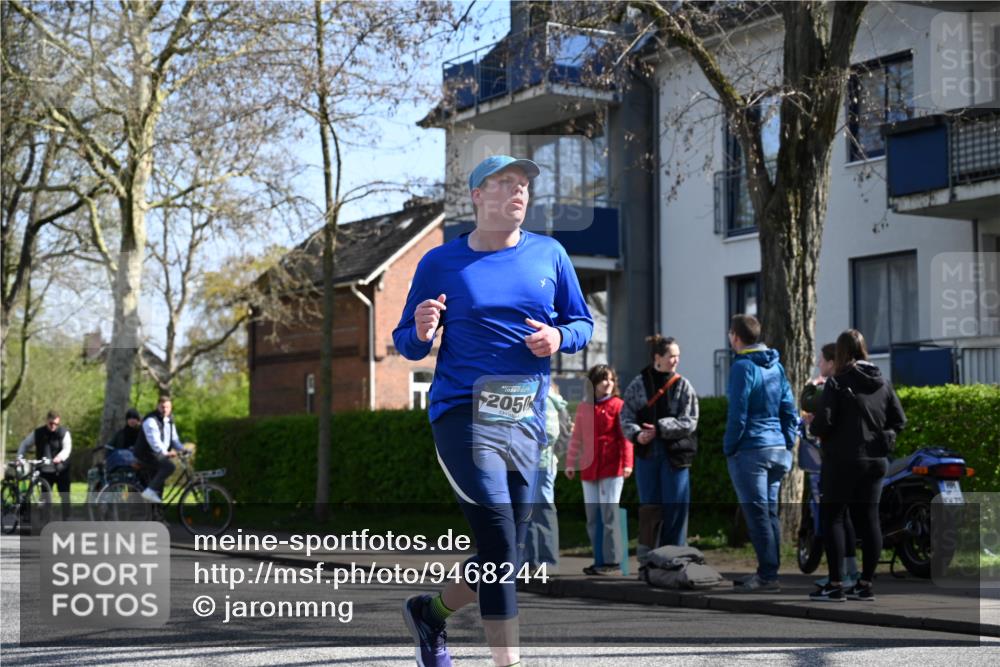 12.04.2026 - 45. Internationalen Wilhelmsburger Insellauf J. Mangold http://msf.ph/oto/9468244 12.04.2026 11:08:55 Ziel 0000, 2142, 4371, 3748, 3701, 2050, 4406, 3169, 2699, 3005, 5629, 2620, 2601, 2620, 2601, 4485, 3333, 2612, 3382, 4081, 3383, 2238 meine-sportfotos.de