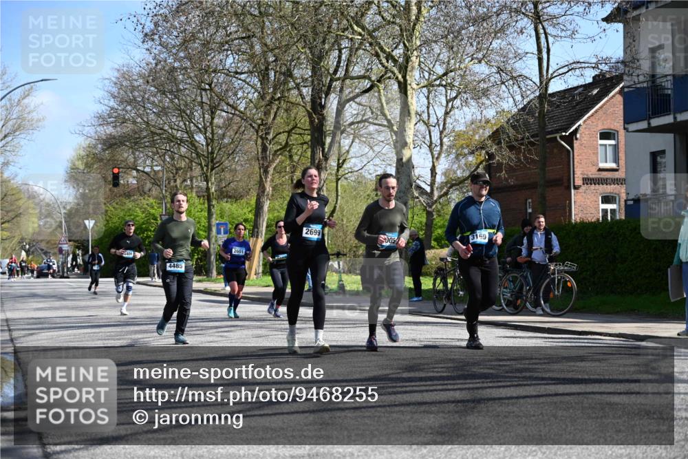 12.04.2026 - 45. Internationalen Wilhelmsburger Insellauf J. Mangold http://msf.ph/oto/9468255 12.04.2026 11:08:59 Ziel 4371, 3748, 3701, 2050, 4406, 3169, 2699, 3005, 5629, 2620, 2601, 4485, 3333, 2612, 3382, 4081, 3383, 2238 meine-sportfotos.de