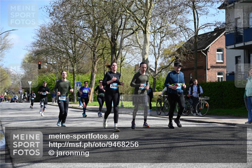 12.04.2026 - 45. Internationalen Wilhelmsburger Insellauf J. Mangold http://msf.ph/oto/9468256 12.04.2026 11:08:59 Ziel 4371, 3748, 3701, 2050, 4406, 3169, 2699, 3005, 5629, 2620, 2601, 4485, 3333, 2612, 3382, 4081, 3383, 2238 meine-sportfotos.de