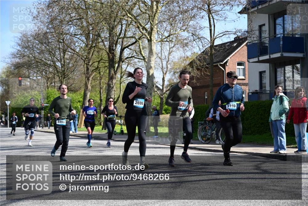 12.04.2026 - 45. Internationalen Wilhelmsburger Insellauf J. Mangold http://msf.ph/oto/9468266 12.04.2026 11:09:00 Ziel 4371, 3748, 3701, 2050, 4406, 3169, 2699, 3005, 5629, 2620, 2601, 4485, 3333, 2612, 3382, 4081, 3383, 2238 meine-sportfotos.de