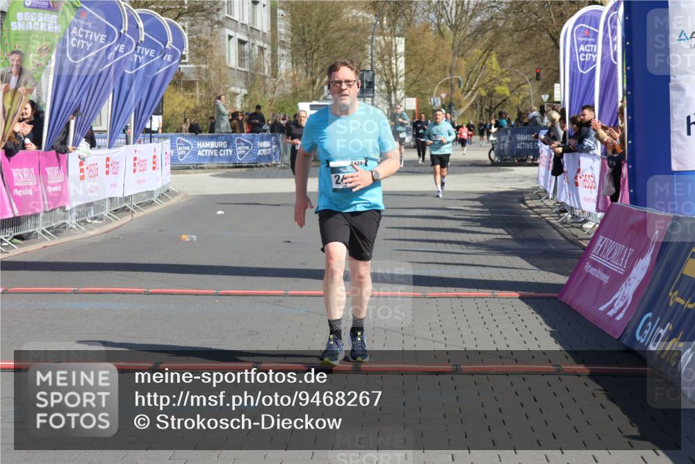 12.04.2026 - 45. Internationalen Wilhelmsburger Insellauf Strokosch-Dieckow http://msf.ph/oto/9468267 12.04.2026 11:19:39 Ziel 2471 meine-sportfotos.de