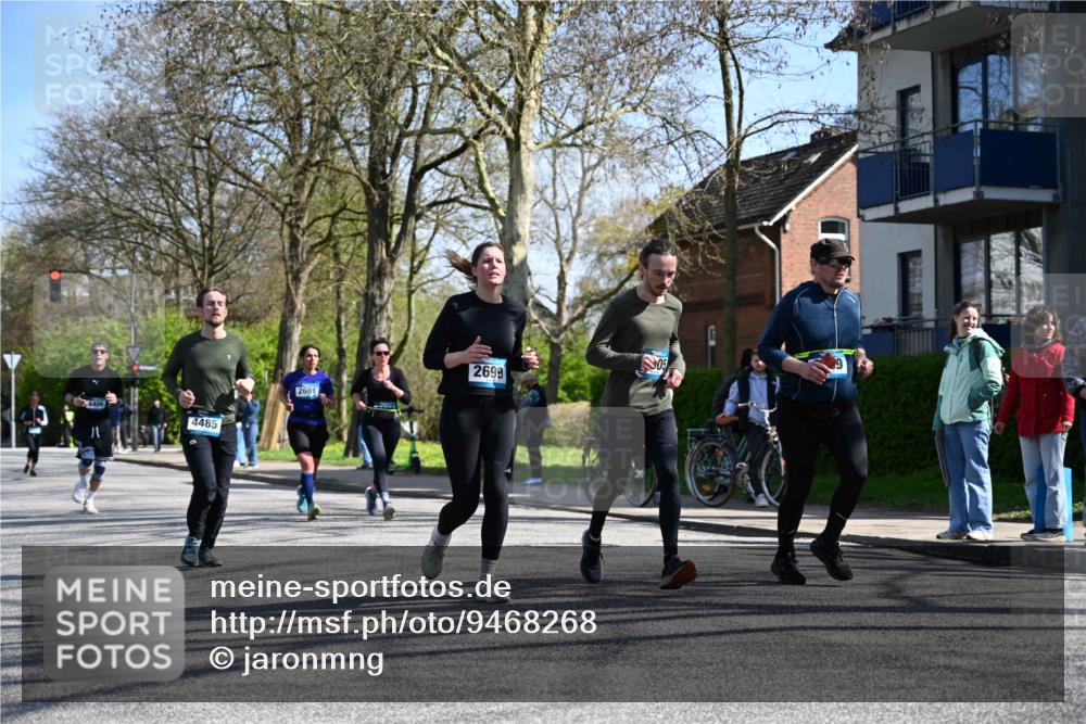 12.04.2026 - 45. Internationalen Wilhelmsburger Insellauf J. Mangold http://msf.ph/oto/9468268 12.04.2026 11:09:00 Ziel 4371, 3748, 3701, 2050, 4406, 3169, 2699, 3005, 5629, 2620, 2601, 4485, 3333, 2612, 3382, 4081, 3383, 2238 meine-sportfotos.de