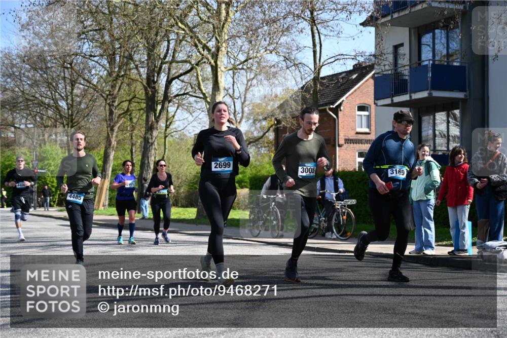 12.04.2026 - 45. Internationalen Wilhelmsburger Insellauf J. Mangold http://msf.ph/oto/9468271 12.04.2026 11:09:00 Ziel 4371, 3748, 3701, 2050, 4406, 3169, 2699, 3005, 5629, 2620, 2601, 4485, 3333, 2612, 3382, 4081, 3383, 2238 meine-sportfotos.de