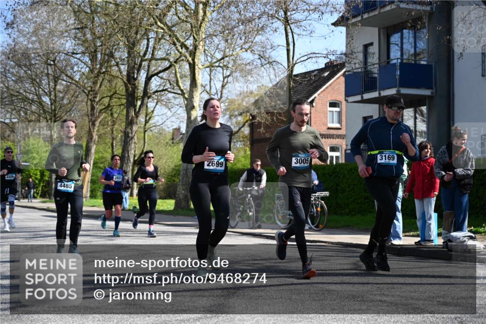 12.04.2026 - 45. Internationalen Wilhelmsburger Insellauf J. Mangold http://msf.ph/oto/9468274 12.04.2026 11:09:00 Ziel 4371, 3748, 3701, 2050, 4406, 3169, 2699, 3005, 5629, 2620, 2601, 4485, 3333, 2612, 3382, 4081, 3383, 2238 meine-sportfotos.de