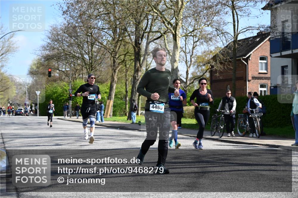 12.04.2026 - 45. Internationalen Wilhelmsburger Insellauf J. Mangold http://msf.ph/oto/9468279 12.04.2026 11:09:02 Ziel 4371, 3748, 3701, 2050, 4406, 3169, 2699, 3005, 5629, 2620, 2601, 4485, 3333, 2612, 3382, 4081, 3383, 2238 meine-sportfotos.de
