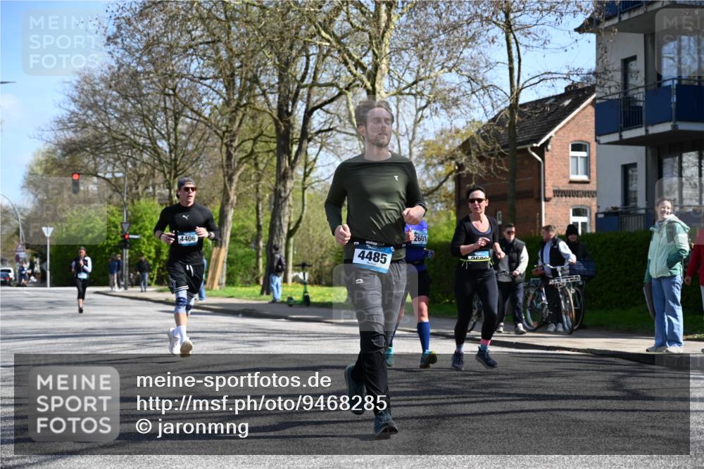 12.04.2026 - 45. Internationalen Wilhelmsburger Insellauf J. Mangold http://msf.ph/oto/9468285 12.04.2026 11:09:02 Ziel 4371, 3748, 3701, 2050, 4406, 3169, 2699, 3005, 5629, 2620, 2601, 4485, 3333, 2612, 3382, 4081, 3383, 2238 meine-sportfotos.de
