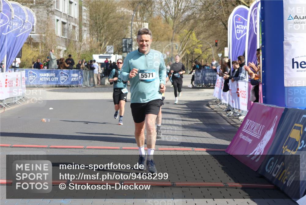 12.04.2026 - 45. Internationalen Wilhelmsburger Insellauf Strokosch-Dieckow http://msf.ph/oto/9468299 12.04.2026 11:19:49 Ziel 2226, 5571, 5035, 4520 meine-sportfotos.de