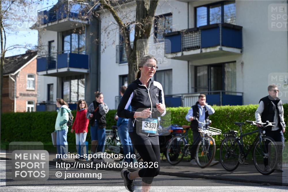12.04.2026 - 45. Internationalen Wilhelmsburger Insellauf J. Mangold http://msf.ph/oto/9468326 12.04.2026 11:09:12 Ziel 4406, 3169, 2699, 3005, 5629, 2620, 2601, 4485, 3333, 2612, 3382, 4081, 3383, 2238, 2321, 5367 meine-sportfotos.de