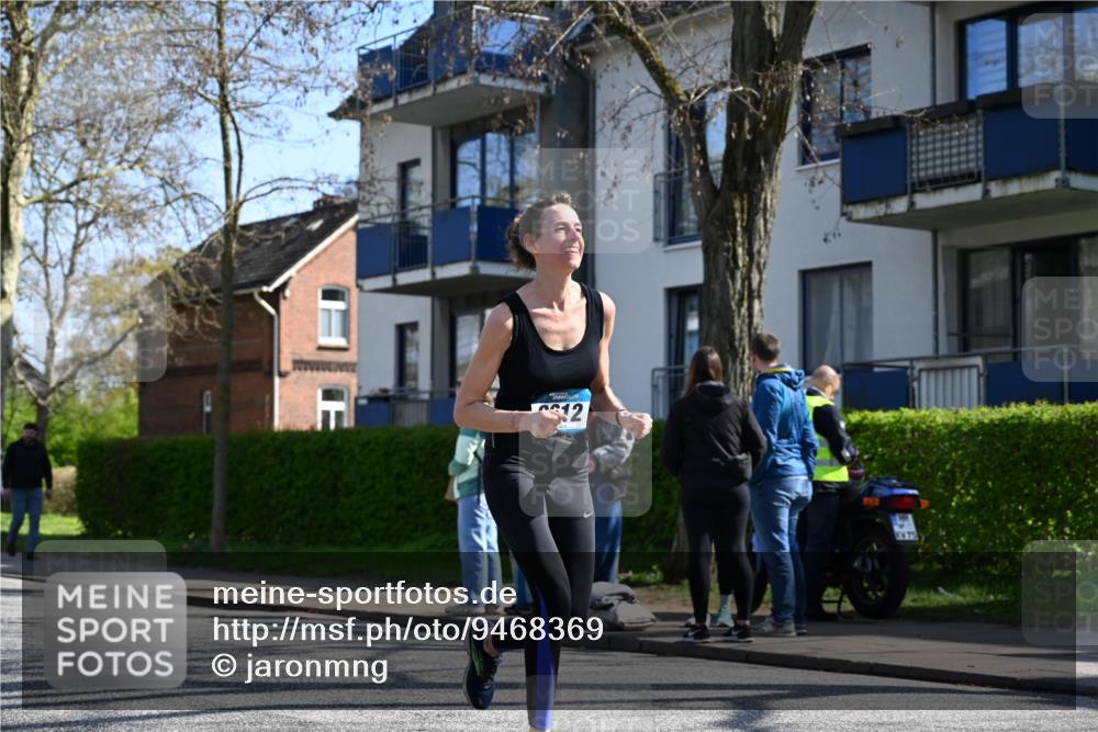 12.04.2026 - 45. Internationalen Wilhelmsburger Insellauf J. Mangold http://msf.ph/oto/9468369 12.04.2026 11:09:31 Ziel 2612, 3382, 4081, 3383, 2238, 2321, 5367, 3688, 4080, 3335, 4080, 3335, 3833, 4251, 3077, 5651, 5851 meine-sportfotos.de