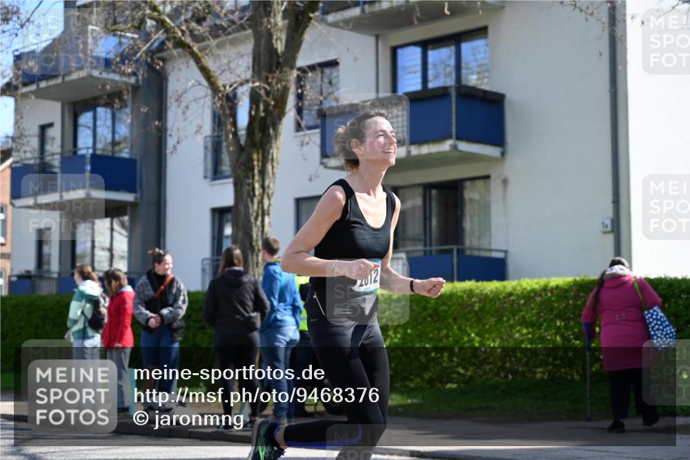 12.04.2026 - 45. Internationalen Wilhelmsburger Insellauf J. Mangold http://msf.ph/oto/9468376 12.04.2026 11:09:31 Ziel 2612, 3382, 4081, 3383, 2238, 2321, 5367, 3688, 4080, 3335, 4080, 3335, 3833, 4251, 3077, 5651, 5851 meine-sportfotos.de