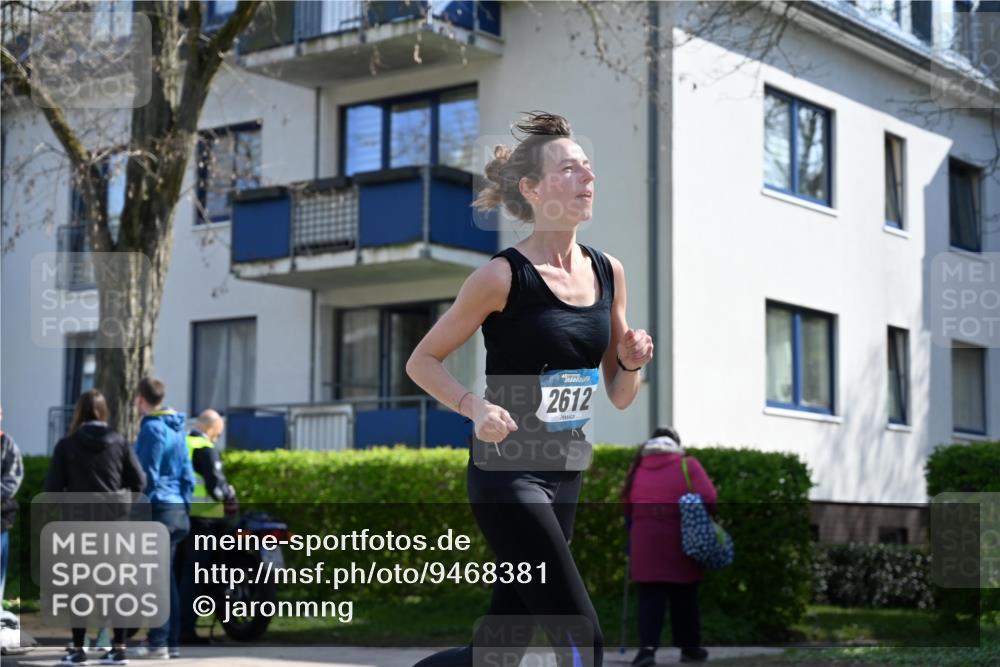 12.04.2026 - 45. Internationalen Wilhelmsburger Insellauf J. Mangold http://msf.ph/oto/9468381 12.04.2026 11:09:31 Ziel 2612, 3382, 4081, 3383, 2238, 2321, 5367, 3688, 4080, 3335, 4080, 3335, 3833, 4251, 3077, 5651, 5851 meine-sportfotos.de