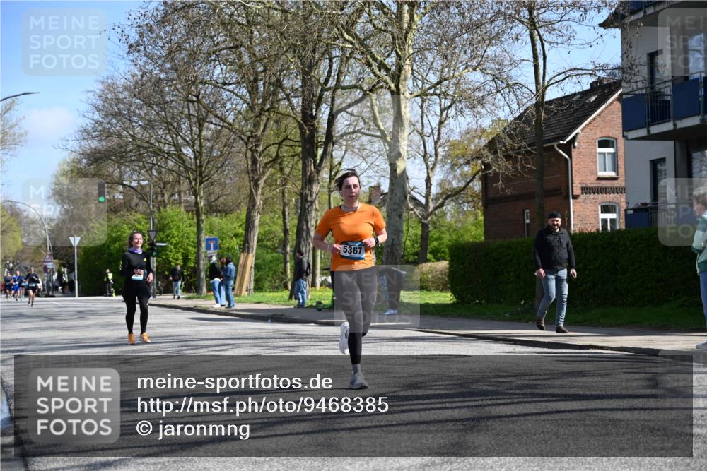 12.04.2026 - 45. Internationalen Wilhelmsburger Insellauf J. Mangold http://msf.ph/oto/9468385 12.04.2026 11:09:37 Ziel 2612, 3382, 4081, 3383, 2238, 2321, 5367, 3688, 4080, 3335, 3833, 4251, 3077, 5651, 5851, 2336 meine-sportfotos.de