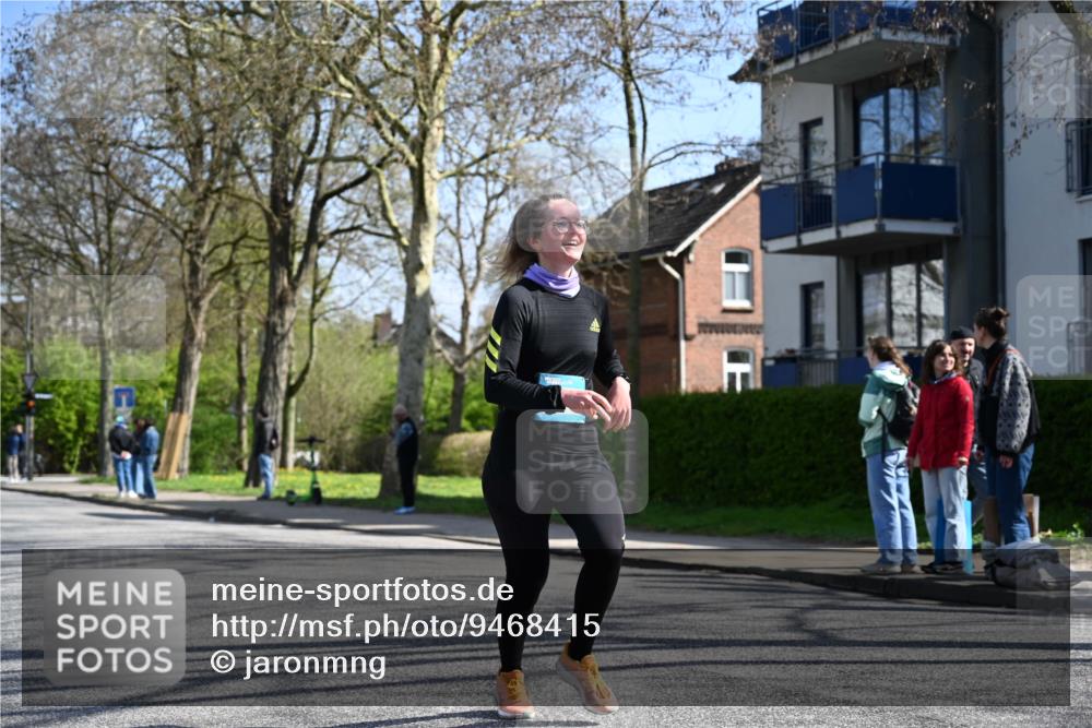 12.04.2026 - 45. Internationalen Wilhelmsburger Insellauf J. Mangold http://msf.ph/oto/9468415 12.04.2026 11:09:41 Ziel 3382, 4081, 3383, 2238, 2321, 5367, 3688, 4080, 3335, 3833, 4251, 3077, 5651, 5851, 2336, 2528, 3239 meine-sportfotos.de