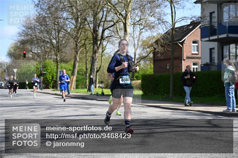 12.04.2026 - 45. Internationalen Wilhelmsburger Insellauf J. Mangold http://msf.ph/oto/9468429 12.04.2026 11:09:53 Ziel 5367, 3688, 4080, 3335, 3833, 4251, 3077, 5651, 5851, 2336, 2528, 3239, 3239, 2859, 2811, 2346 meine-sportfotos.de