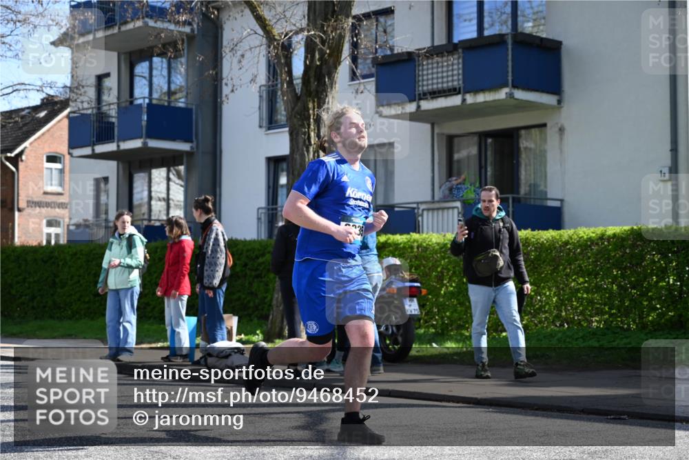 12.04.2026 - 45. Internationalen Wilhelmsburger Insellauf J. Mangold http://msf.ph/oto/9468452 12.04.2026 11:09:58 Ziel 3688, 4080, 3335, 3833, 4251, 3077, 5651, 5851, 2336, 2528, 3239, 2859, 2811, 2346, 3884, 3847, 3832, 2199, 3715 meine-sportfotos.de