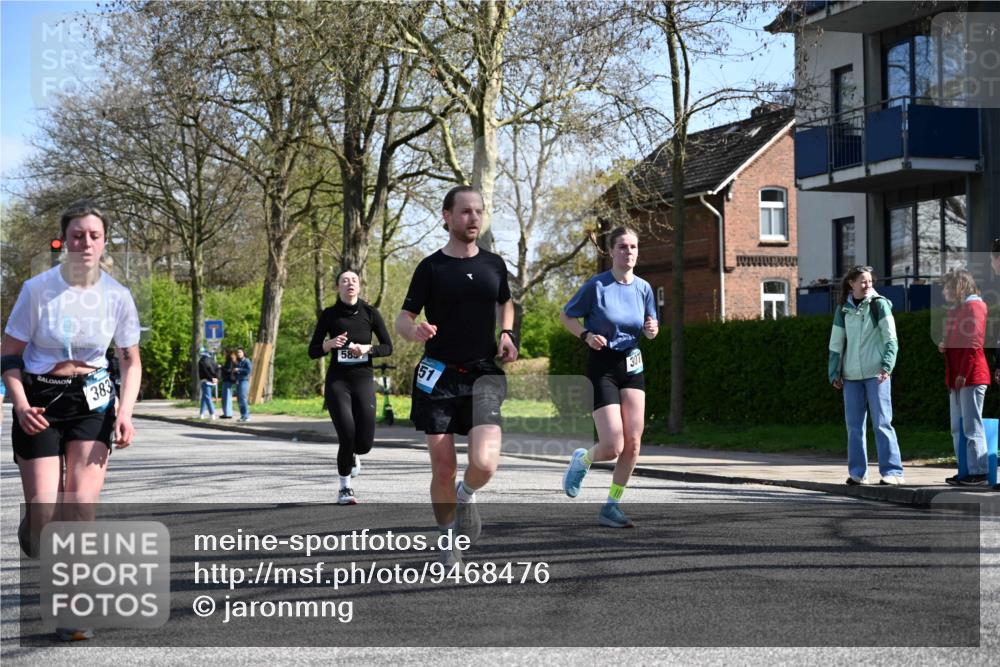 12.04.2026 - 45. Internationalen Wilhelmsburger Insellauf J. Mangold http://msf.ph/oto/9468476 12.04.2026 11:10:01 Ziel 3688, 4080, 3335, 3833, 4251, 3077, 5651, 5851, 2336, 2528, 3239, 2859, 2811, 2811, 2346, 3884, 3847, 3832, 2199, 3715, 2585, 4334 meine-sportfotos.de