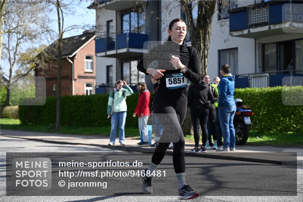 12.04.2026 - 45. Internationalen Wilhelmsburger Insellauf J. Mangold http://msf.ph/oto/9468481 12.04.2026 11:10:03 Ziel 3688, 4080, 3335, 3833, 4251, 3077, 5651, 5851, 2336, 2528, 3239, 2859, 2811, 2346, 2346, 3884, 3847, 3832, 2199, 3715, 2585, 4334, 3507 meine-sportfotos.de