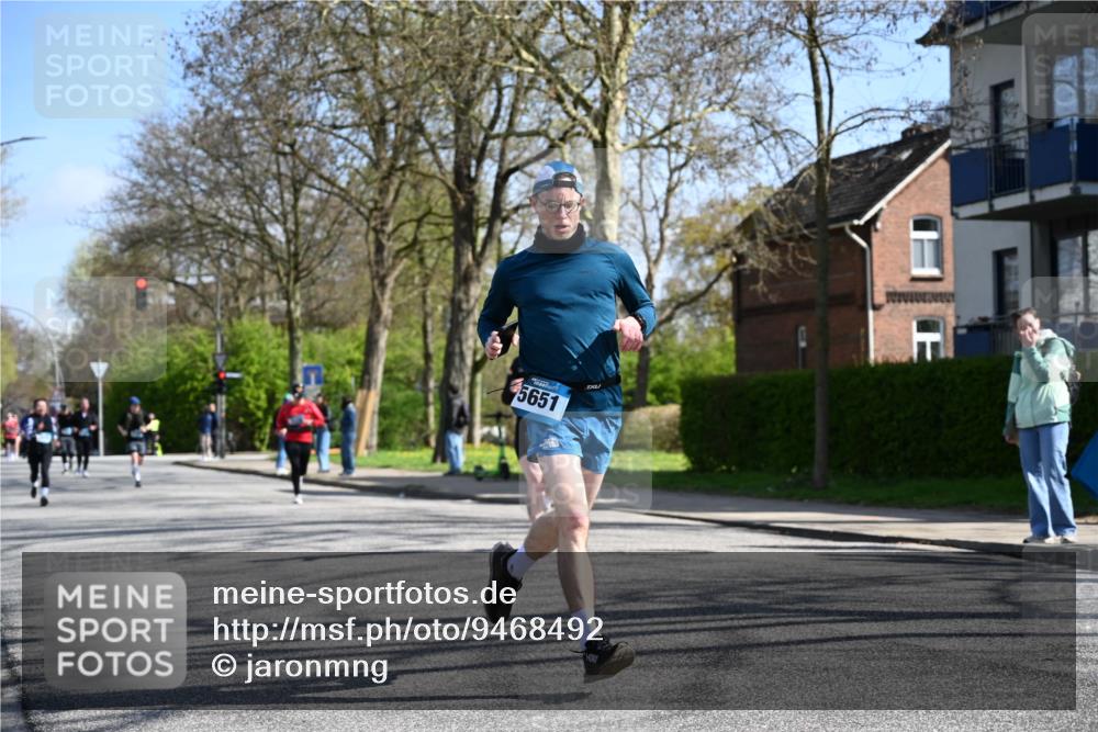 12.04.2026 - 45. Internationalen Wilhelmsburger Insellauf J. Mangold http://msf.ph/oto/9468492 12.04.2026 11:10:07 Ziel 4080, 3335, 3833, 4251, 3077, 5651, 5851, 2336, 2528, 3239, 2859, 2859, 2811, 2346, 3884, 3847, 3832, 3847, 3832, 2199, 3715, 2585, 4334, 3507, 3913, 2208, 2539, 2513, 2590, 2576 meine-sportfotos.de