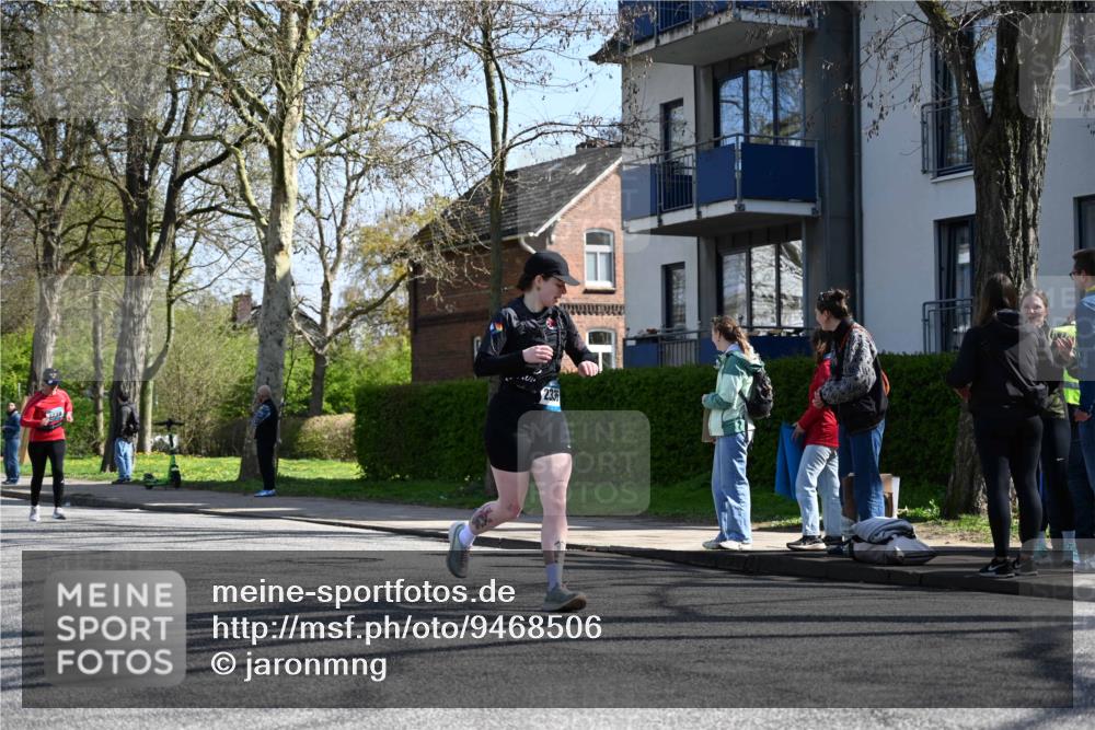12.04.2026 - 45. Internationalen Wilhelmsburger Insellauf J. Mangold http://msf.ph/oto/9468506 12.04.2026 11:10:08 Ziel 4080, 3335, 3833, 4251, 3077, 5651, 5851, 2336, 2528, 3239, 2859, 2811, 2346, 3884, 3847, 3832, 2199, 3715, 2585, 4334, 3507, 3913, 2208, 2539, 2513, 2590, 2576 meine-sportfotos.de