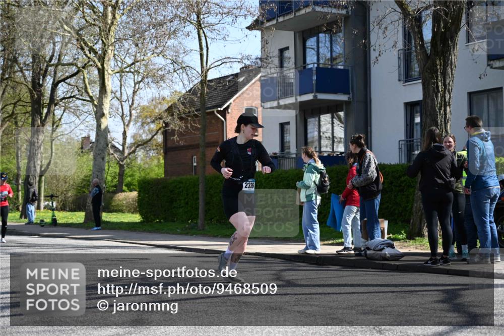 12.04.2026 - 45. Internationalen Wilhelmsburger Insellauf J. Mangold http://msf.ph/oto/9468509 12.04.2026 11:10:08 Ziel 4080, 3335, 3833, 4251, 3077, 5651, 5851, 2336, 2528, 3239, 2859, 2811, 2346, 3884, 3847, 3832, 2199, 3715, 2585, 4334, 3507, 3913, 2208, 2539, 2513, 2590, 2576 meine-sportfotos.de