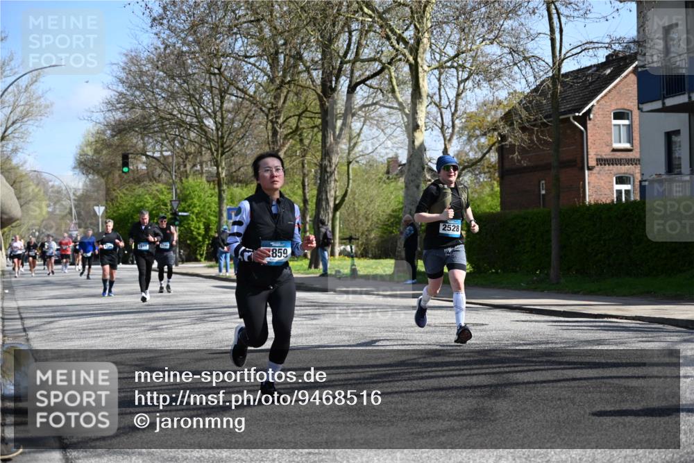 12.04.2026 - 45. Internationalen Wilhelmsburger Insellauf J. Mangold http://msf.ph/oto/9468516 12.04.2026 11:10:14 Ziel 3077, 5651, 5851, 2336, 2528, 3239, 2859, 2811, 2346, 3884, 3847, 3832, 2199, 3715, 2585, 4334, 3507, 3913, 2208, 2539, 2513, 2590, 2576 meine-sportfotos.de
