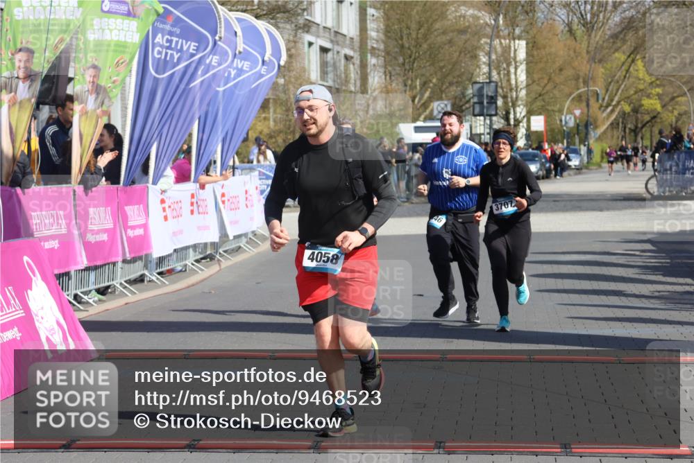 12.04.2026 - 45. Internationalen Wilhelmsburger Insellauf Strokosch-Dieckow http://msf.ph/oto/9468523 12.04.2026 11:20:24 Ziel 2318, 4058, 3707, 4446, 4165 meine-sportfotos.de