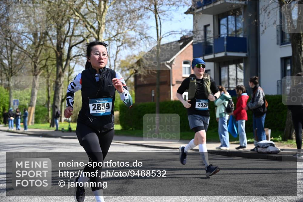 12.04.2026 - 45. Internationalen Wilhelmsburger Insellauf J. Mangold http://msf.ph/oto/9468532 12.04.2026 11:10:15 Ziel 3077, 5651, 5851, 2336, 2528, 3239, 2859, 2811, 2346, 2346, 3884, 3847, 3832, 2199, 3715, 2585, 4334, 3507, 3507, 3913, 2208, 2539, 2513, 2590, 2576 meine-sportfotos.de
