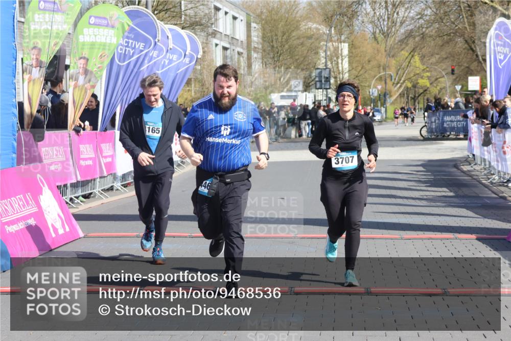 12.04.2026 - 45. Internationalen Wilhelmsburger Insellauf Strokosch-Dieckow http://msf.ph/oto/9468536 12.04.2026 11:20:27 Ziel 4058, 3707, 4446, 4165 meine-sportfotos.de
