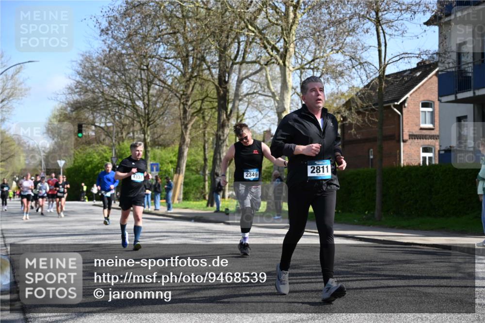 12.04.2026 - 45. Internationalen Wilhelmsburger Insellauf J. Mangold http://msf.ph/oto/9468539 12.04.2026 11:10:20 Ziel 2336, 2528, 3239, 2859, 2811, 2346, 3884, 3847, 3832, 2199, 3715, 2585, 4334, 3507, 3913, 2208, 2539, 2513, 2590, 2576 meine-sportfotos.de