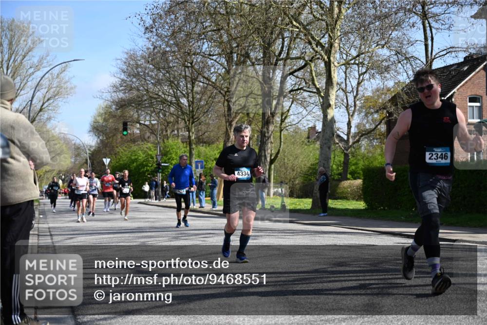 12.04.2026 - 45. Internationalen Wilhelmsburger Insellauf J. Mangold http://msf.ph/oto/9468551 12.04.2026 11:10:22 Ziel 2336, 2528, 3239, 2859, 2811, 2346, 3884, 3847, 3832, 2199, 3715, 2199, 3715, 2585, 4334, 3507, 3913, 2208, 2539, 2513, 2590, 2576 meine-sportfotos.de