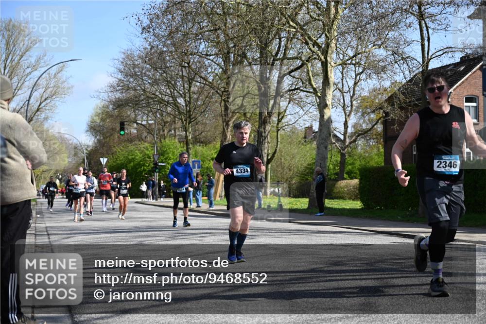 12.04.2026 - 45. Internationalen Wilhelmsburger Insellauf J. Mangold http://msf.ph/oto/9468552 12.04.2026 11:10:22 Ziel 2336, 2528, 3239, 2859, 2811, 2346, 3884, 3847, 3832, 2199, 3715, 2199, 3715, 2585, 4334, 3507, 3913, 2208, 2539, 2513, 2590, 2576 meine-sportfotos.de