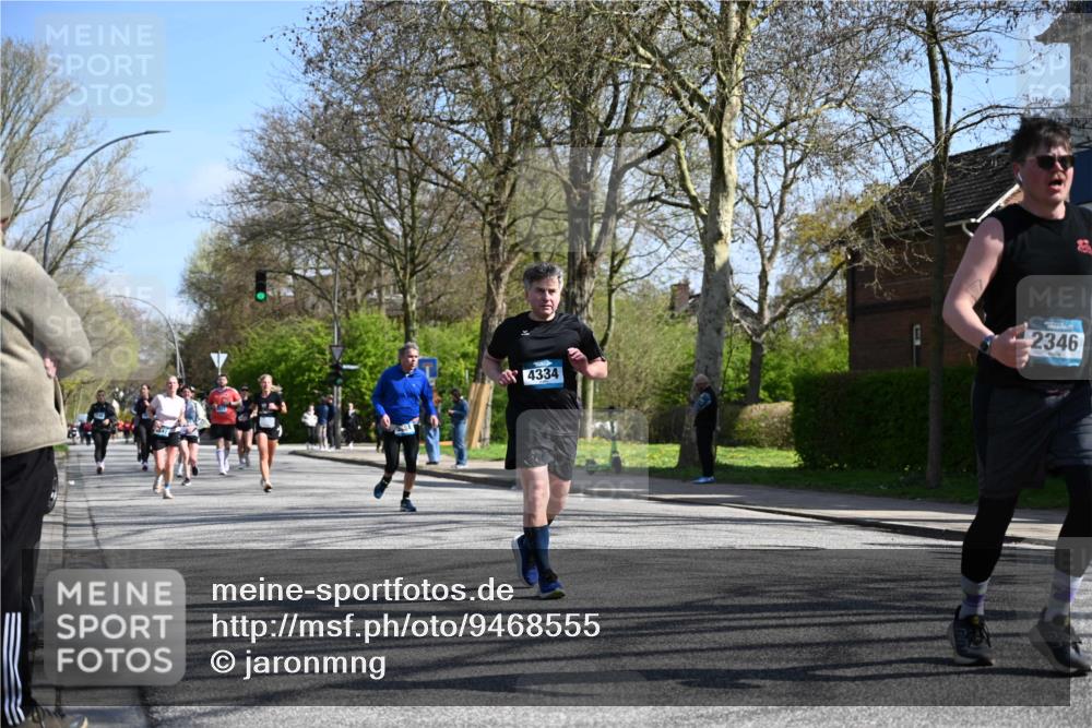 12.04.2026 - 45. Internationalen Wilhelmsburger Insellauf J. Mangold http://msf.ph/oto/9468555 12.04.2026 11:10:22 Ziel 2336, 2528, 3239, 2859, 2811, 2346, 3884, 3847, 3832, 2199, 3715, 2199, 3715, 2585, 4334, 3507, 3913, 2208, 2539, 2513, 2590, 2576 meine-sportfotos.de