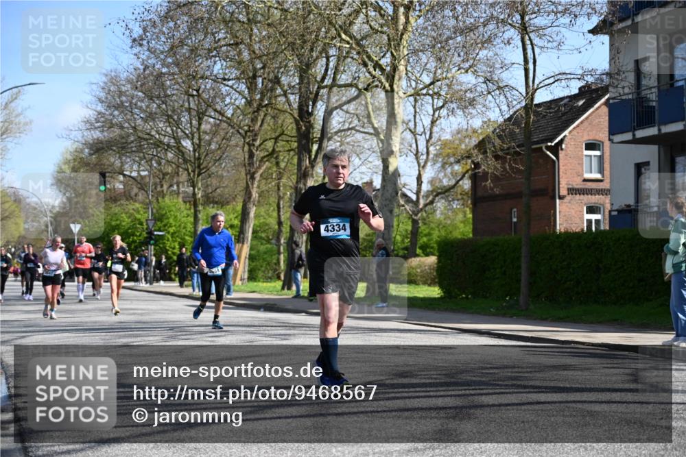 12.04.2026 - 45. Internationalen Wilhelmsburger Insellauf J. Mangold http://msf.ph/oto/9468567 12.04.2026 11:10:23 Ziel 2336, 2528, 3239, 2859, 2811, 2346, 3884, 3847, 3832, 2199, 3715, 2585, 4334, 2585, 4334, 3507, 3913, 2208, 2539, 2513, 2590, 2576 meine-sportfotos.de