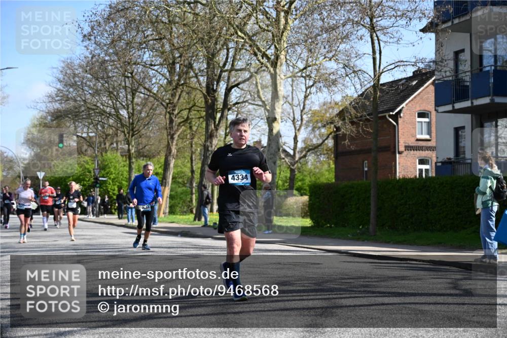 12.04.2026 - 45. Internationalen Wilhelmsburger Insellauf J. Mangold http://msf.ph/oto/9468568 12.04.2026 11:10:23 Ziel 2336, 2528, 3239, 2859, 2811, 2346, 3884, 3847, 3832, 2199, 3715, 2585, 4334, 2585, 4334, 3507, 3913, 2208, 2539, 2513, 2590, 2576 meine-sportfotos.de