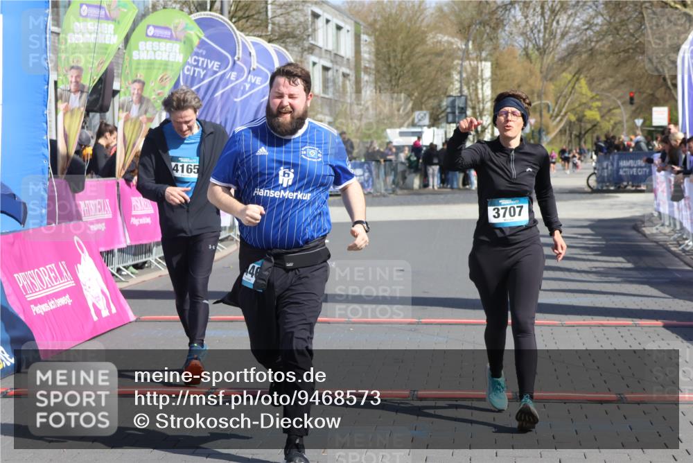 12.04.2026 - 45. Internationalen Wilhelmsburger Insellauf Strokosch-Dieckow http://msf.ph/oto/9468573 12.04.2026 11:20:28 Ziel 4058, 3707, 4446, 4165 meine-sportfotos.de