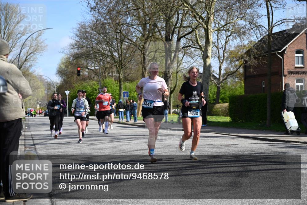 12.04.2026 - 45. Internationalen Wilhelmsburger Insellauf J. Mangold http://msf.ph/oto/9468578 12.04.2026 11:10:28 Ziel 3239, 2859, 2811, 2346, 3884, 3847, 3832, 2199, 3715, 2585, 4334, 3507, 3913, 2208, 2539, 2513, 2590, 2576, 2320, 5616, 2548 meine-sportfotos.de