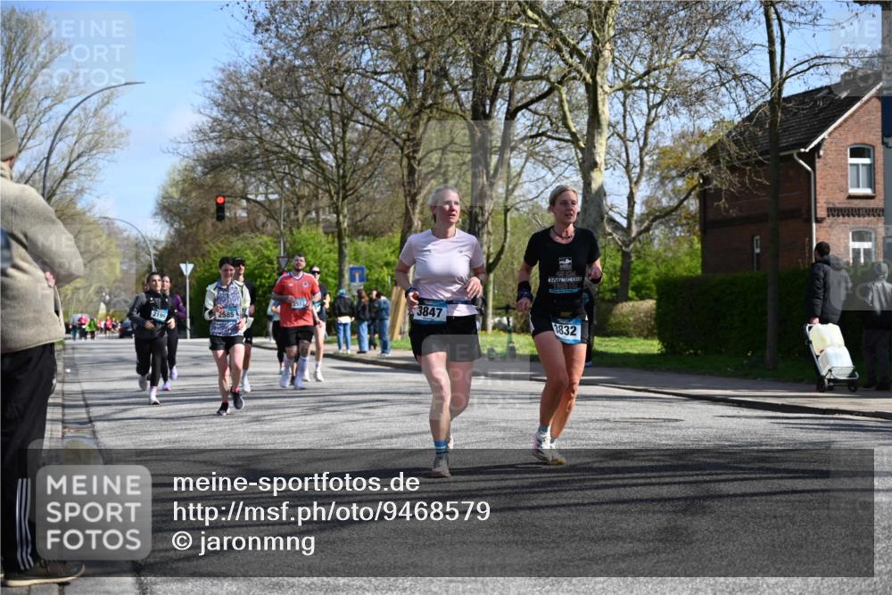 12.04.2026 - 45. Internationalen Wilhelmsburger Insellauf J. Mangold http://msf.ph/oto/9468579 12.04.2026 11:10:28 Ziel 3239, 2859, 2811, 2346, 3884, 3847, 3832, 2199, 3715, 2585, 4334, 3507, 3913, 2208, 2539, 2513, 2590, 2576, 2320, 5616, 2548 meine-sportfotos.de