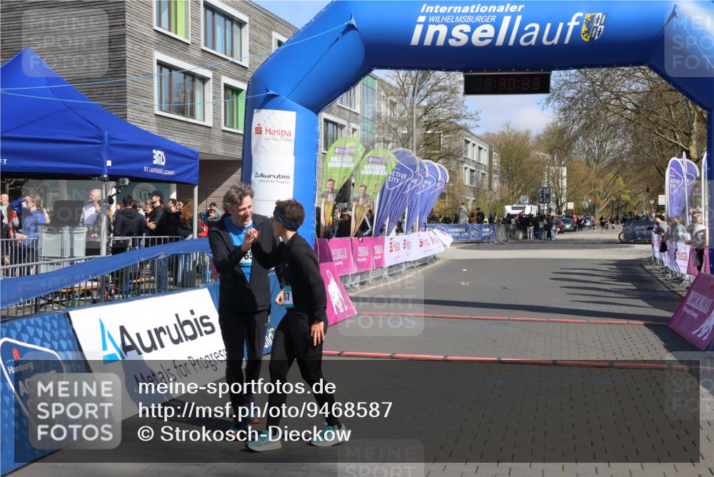 12.04.2026 - 45. Internationalen Wilhelmsburger Insellauf Strokosch-Dieckow http://msf.ph/oto/9468587 12.04.2026 11:20:31 Ziel 3707, 4446, 4165 meine-sportfotos.de