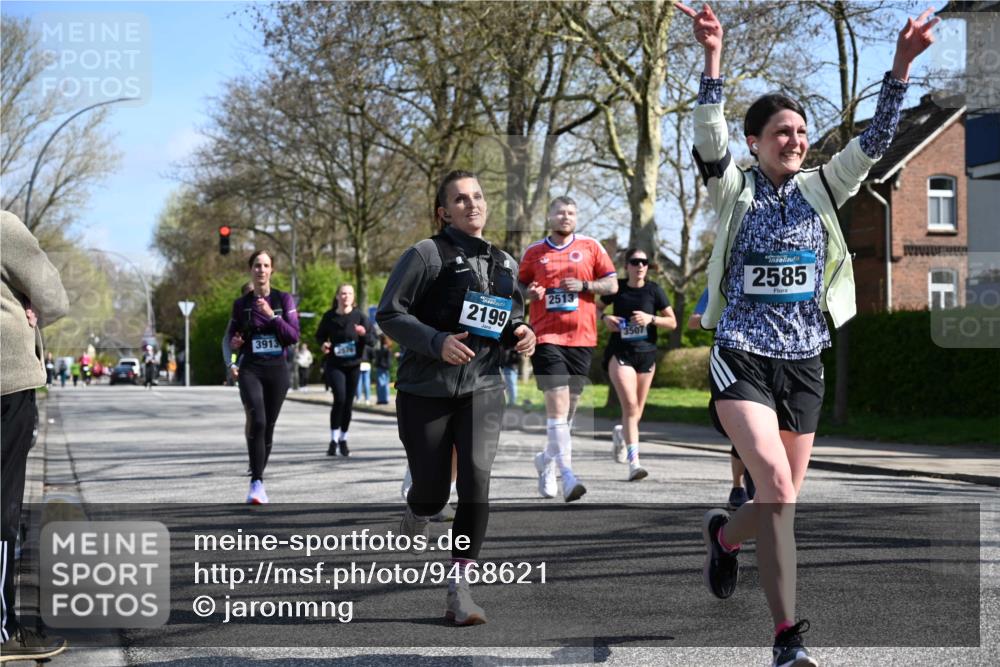 12.04.2026 - 45. Internationalen Wilhelmsburger Insellauf J. Mangold http://msf.ph/oto/9468621 12.04.2026 11:10:32 Ziel 2859, 2811, 2346, 3884, 3847, 3832, 2199, 3715, 2585, 4334, 3507, 3913, 2208, 2539, 2513, 2590, 2576, 2320, 5616, 2548 meine-sportfotos.de