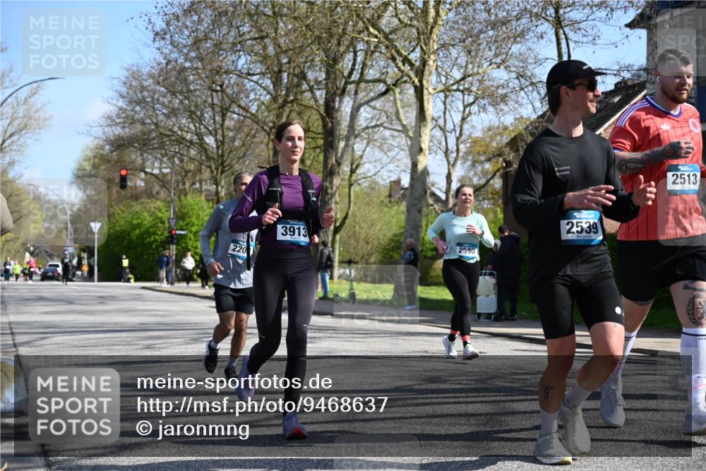 12.04.2026 - 45. Internationalen Wilhelmsburger Insellauf J. Mangold http://msf.ph/oto/9468637 12.04.2026 11:10:34 Ziel 2811, 2346, 3884, 3847, 3832, 2199, 3715, 2585, 4334, 3507, 3913, 2208, 2539, 2513, 2590, 2576, 2320, 5616, 2548 meine-sportfotos.de