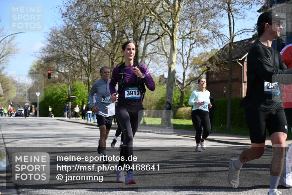12.04.2026 - 45. Internationalen Wilhelmsburger Insellauf J. Mangold http://msf.ph/oto/9468641 12.04.2026 11:10:35 Ziel 2811, 2346, 3884, 3847, 3832, 2199, 3715, 2585, 4334, 3507, 3913, 2208, 2539, 2513, 2590, 2576, 2320, 5616, 2548, 2673 meine-sportfotos.de