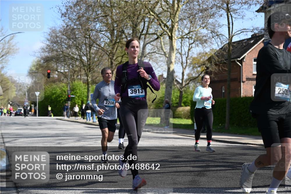 12.04.2026 - 45. Internationalen Wilhelmsburger Insellauf J. Mangold http://msf.ph/oto/9468642 12.04.2026 11:10:35 Ziel 2811, 2346, 3884, 3847, 3832, 2199, 3715, 2585, 4334, 3507, 3913, 2208, 2539, 2513, 2590, 2576, 2320, 5616, 2548, 2673 meine-sportfotos.de