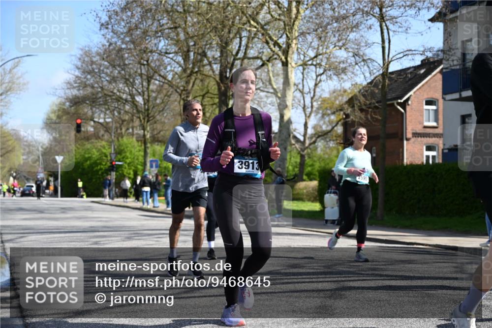 12.04.2026 - 45. Internationalen Wilhelmsburger Insellauf J. Mangold http://msf.ph/oto/9468645 12.04.2026 11:10:35 Ziel 2811, 2346, 3884, 3847, 3832, 2199, 3715, 2585, 4334, 3507, 3913, 2208, 2539, 2513, 2590, 2576, 2320, 5616, 2548, 2673 meine-sportfotos.de