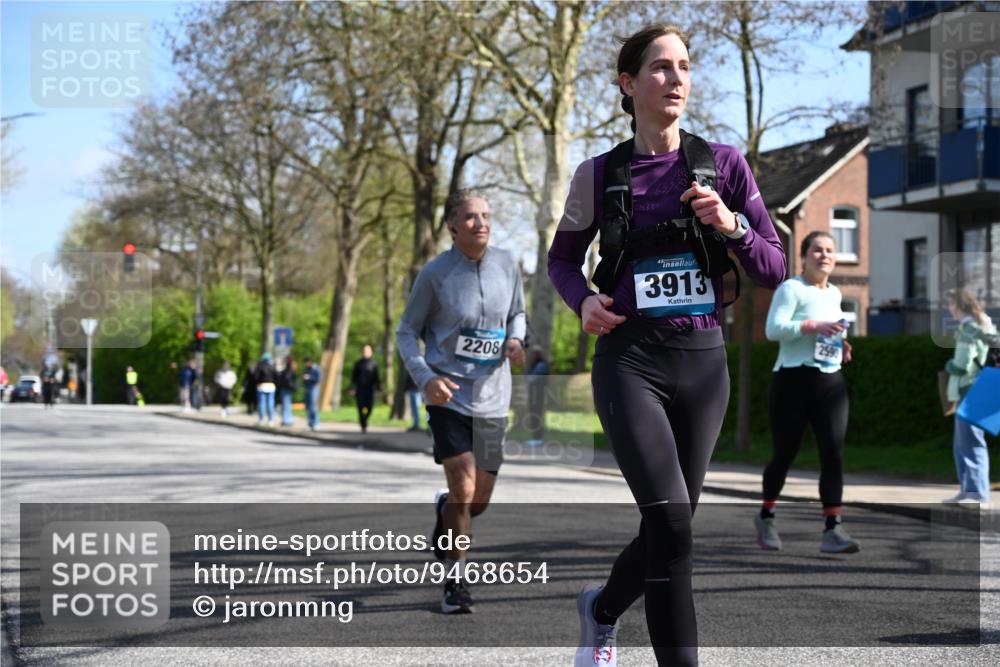 12.04.2026 - 45. Internationalen Wilhelmsburger Insellauf J. Mangold http://msf.ph/oto/9468654 12.04.2026 11:10:35 Ziel 2811, 2346, 3884, 3847, 3832, 2199, 3715, 2585, 4334, 3507, 3913, 2208, 2539, 2513, 2590, 2576, 2320, 5616, 2548, 2673 meine-sportfotos.de