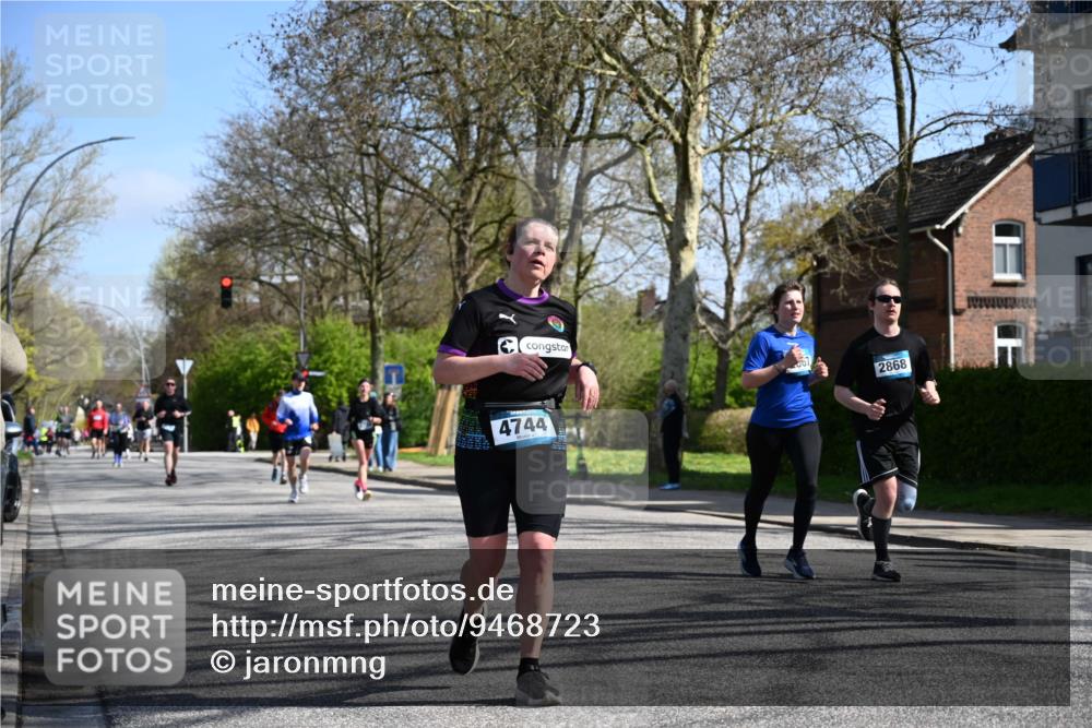 12.04.2026 - 45. Internationalen Wilhelmsburger Insellauf J. Mangold http://msf.ph/oto/9468723 12.04.2026 11:11:18 Ziel 2673, 2326, 4633, 2867, 3658, 2868, 3758, 4252, 4744, 4430, 2644, 3112, 2725, 2770, 3029, 3028, 3751, 4920 meine-sportfotos.de