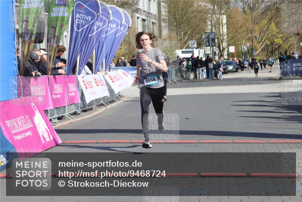 12.04.2026 - 45. Internationalen Wilhelmsburger Insellauf Strokosch-Dieckow http://msf.ph/oto/9468724 12.04.2026 11:21:26 Ziel 5558 meine-sportfotos.de