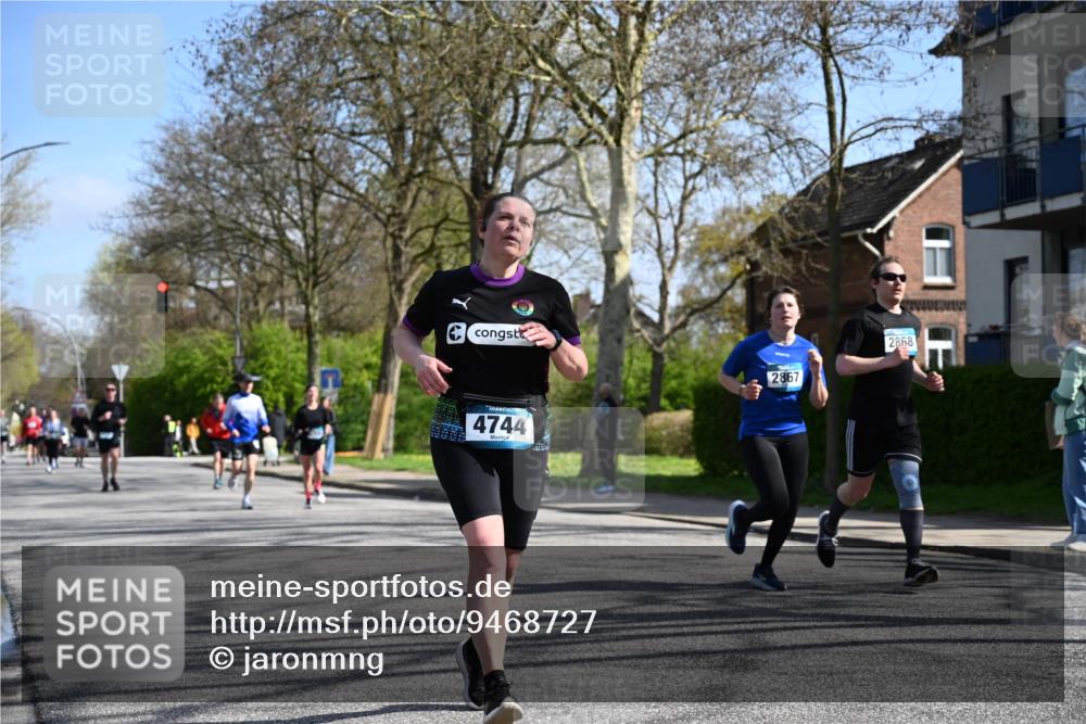 12.04.2026 - 45. Internationalen Wilhelmsburger Insellauf J. Mangold http://msf.ph/oto/9468727 12.04.2026 11:11:19 Ziel 2673, 2326, 4633, 2867, 3658, 2868, 3758, 4252, 4744, 4430, 2644, 3112, 2725, 2770, 3029, 3028, 3751, 4920, 3046 meine-sportfotos.de