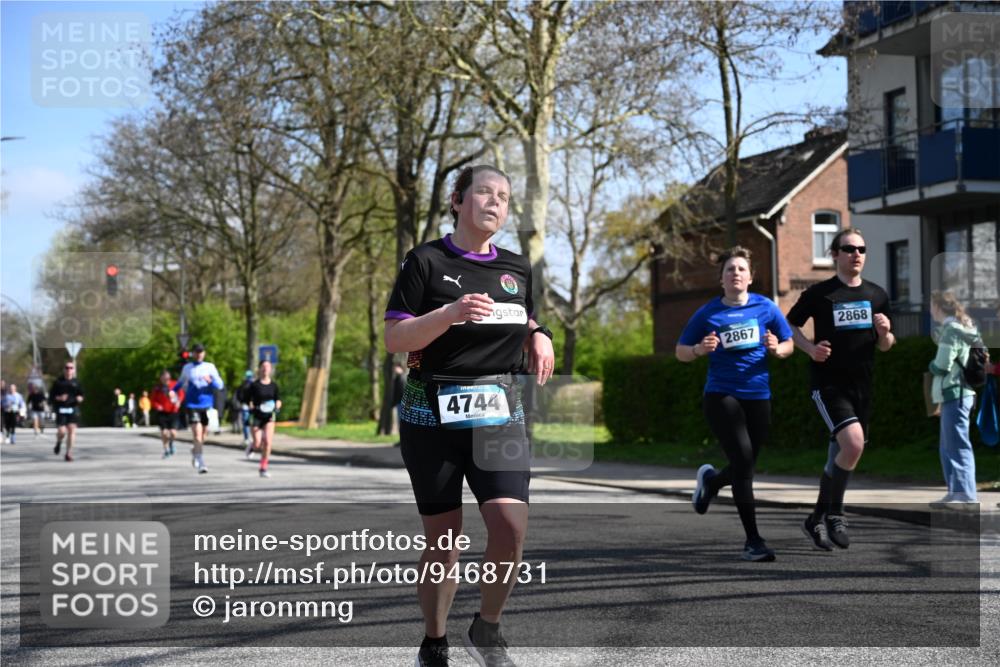 12.04.2026 - 45. Internationalen Wilhelmsburger Insellauf J. Mangold http://msf.ph/oto/9468731 12.04.2026 11:11:19 Ziel 2673, 2326, 4633, 2867, 3658, 2868, 3758, 4252, 4744, 4430, 2644, 3112, 2725, 2770, 3029, 3028, 3751, 4920, 3046 meine-sportfotos.de