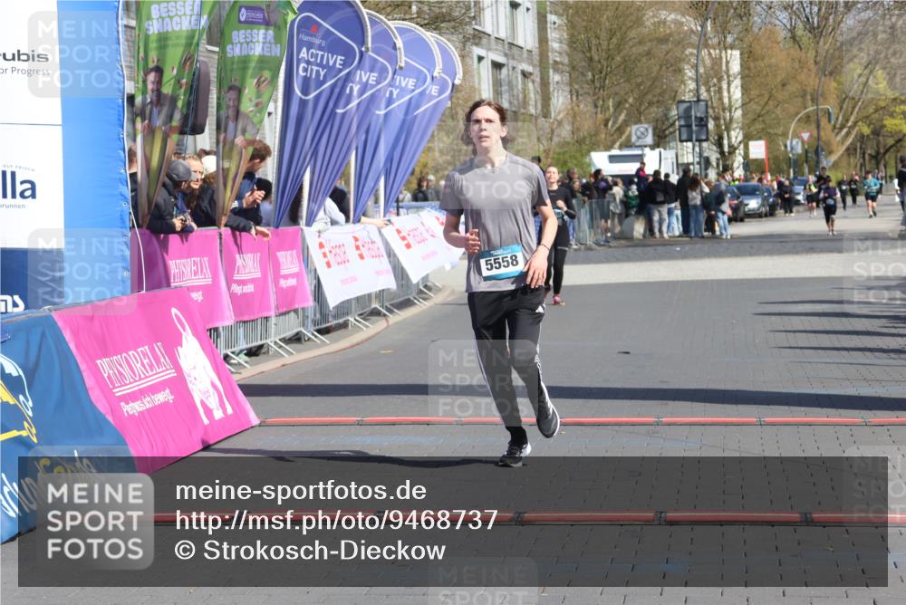 12.04.2026 - 45. Internationalen Wilhelmsburger Insellauf Strokosch-Dieckow http://msf.ph/oto/9468737 12.04.2026 11:21:26 Ziel 5558 meine-sportfotos.de